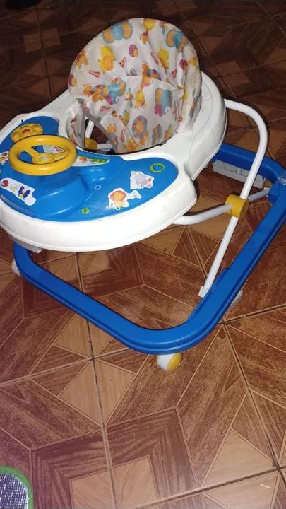 Andador Infantil - Azul e Branco