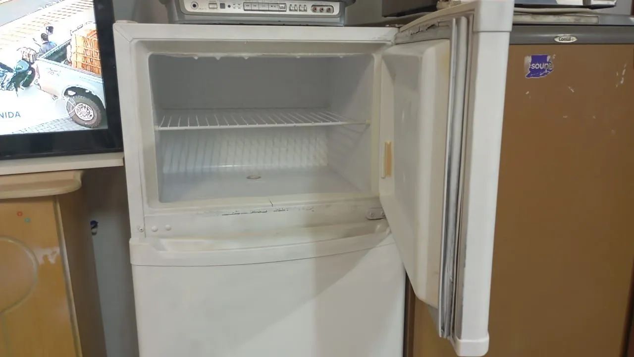 Geladeira muito boa, entrego ? - Foto 5