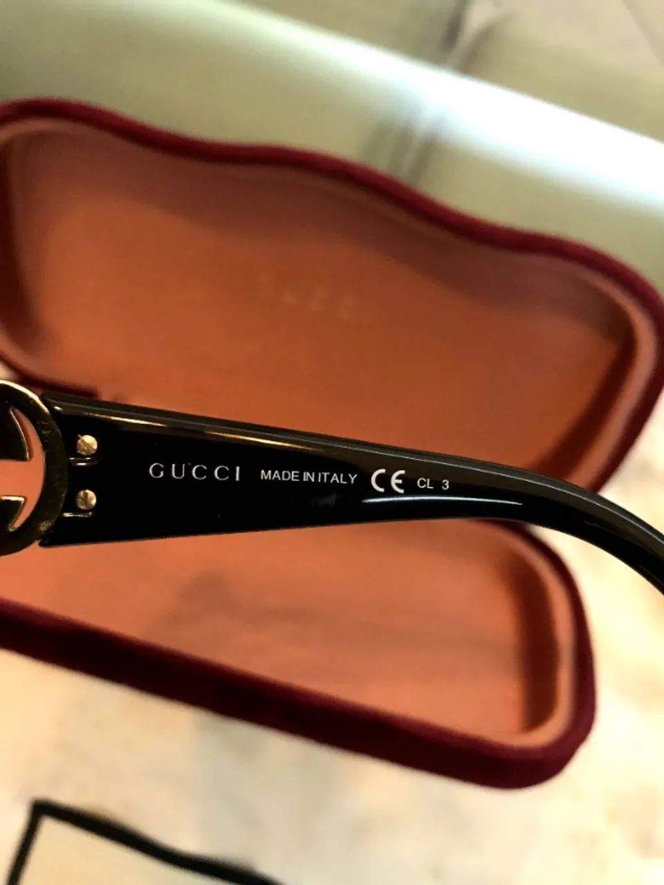 oculos guggi importado na caixa original com certificado  - Foto 4