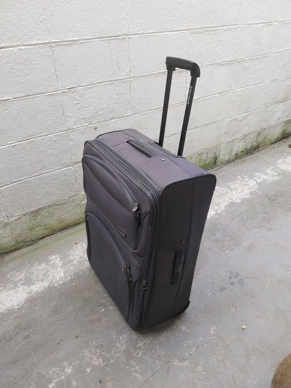 Mala de viagem preta com rodinhas