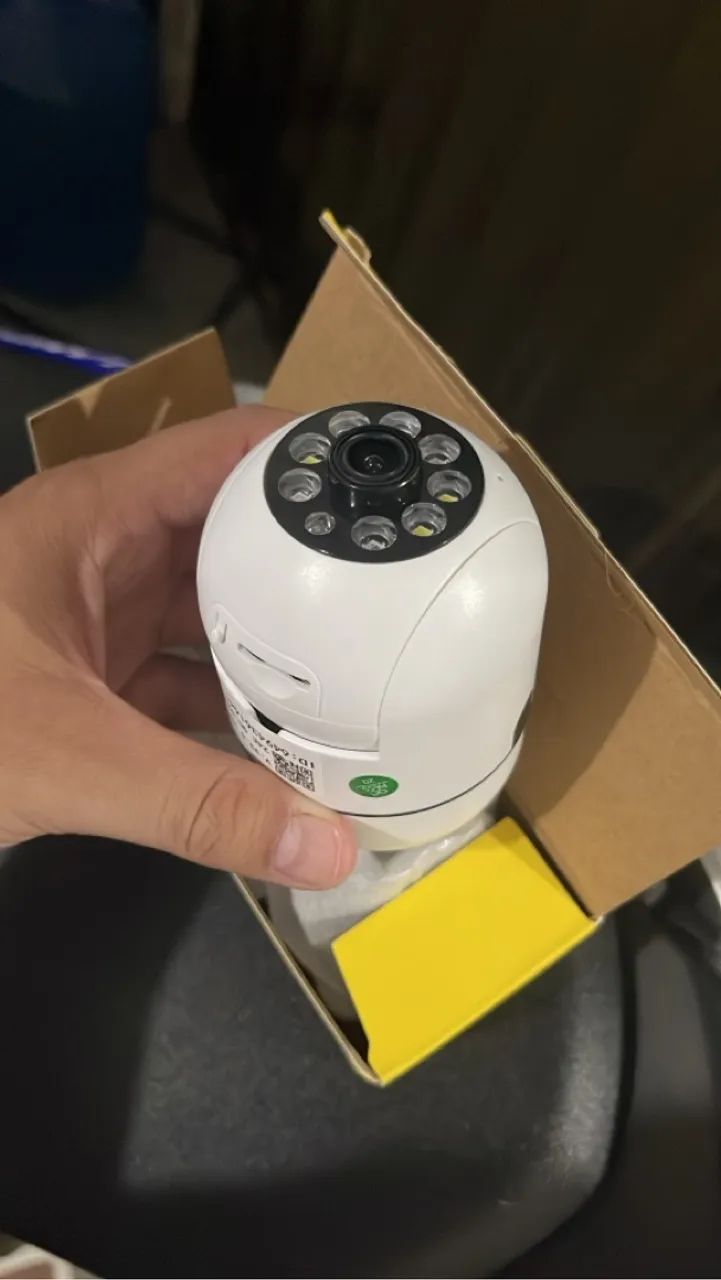 Câmera lâmpada Wi-Fi - NOVA sem uso  - Foto 4