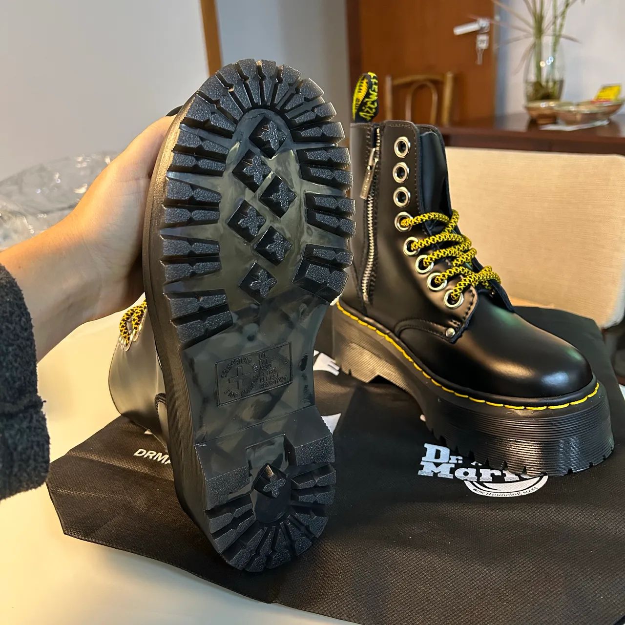 Bota coturno Martens Jadon Max Calçados Spina Ville II