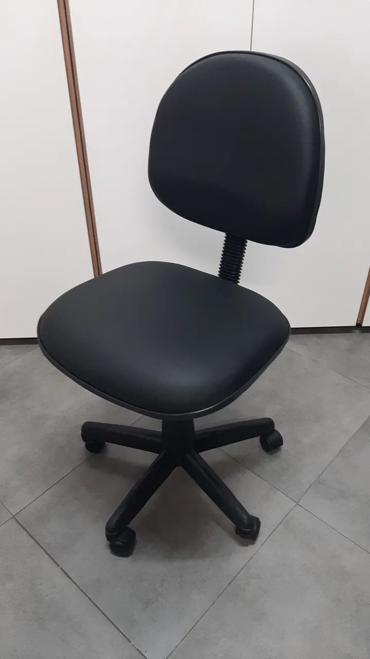 Cadeira de Escritório Giratória Preta