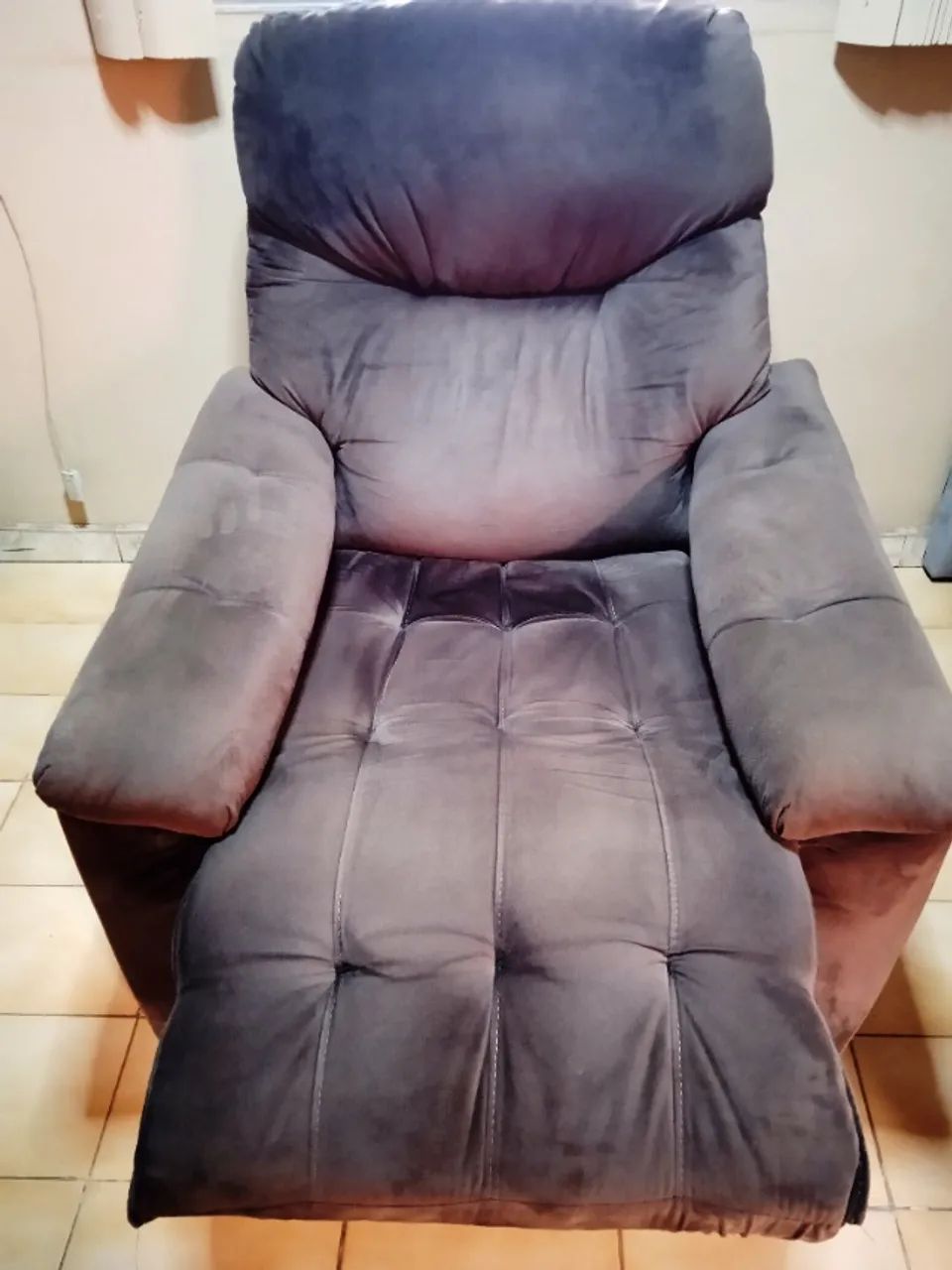 Poltrona Retrátil e Reclinável Tecido Suede  - Foto 4