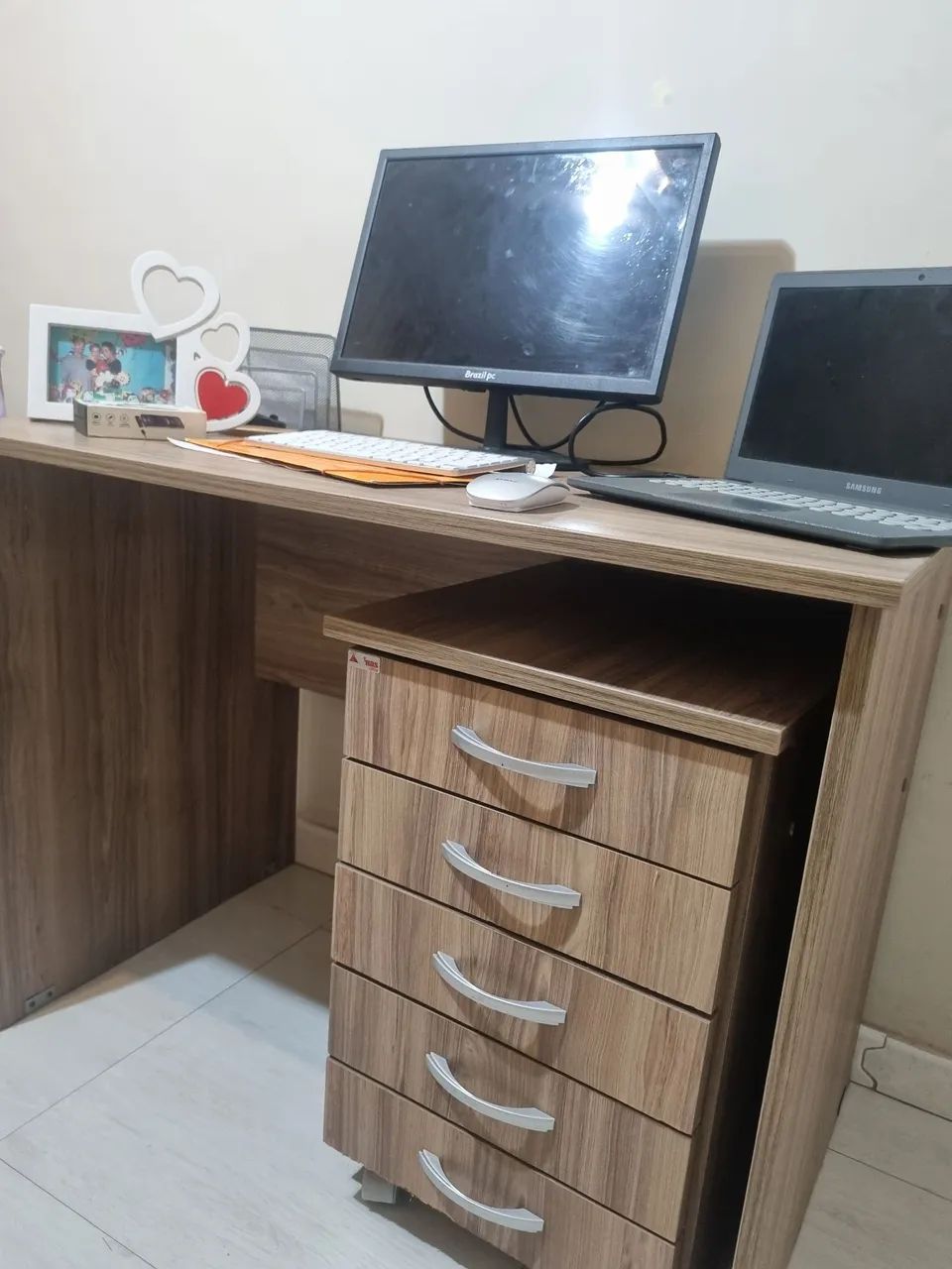 Armário e mesa de escritório 64220694171778121