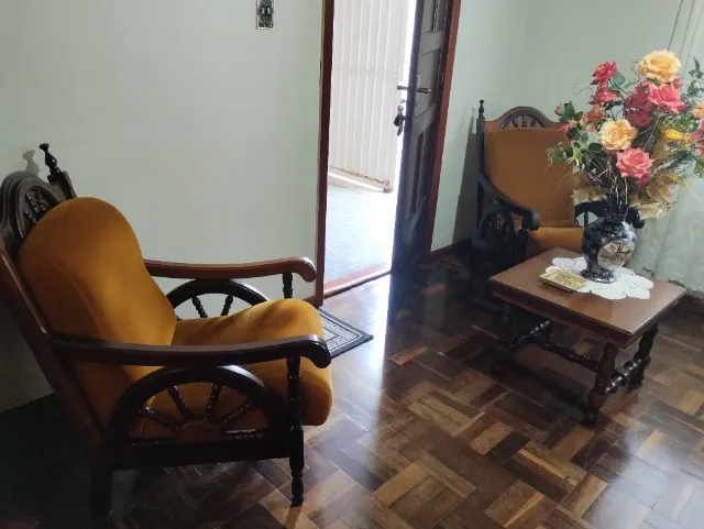 Conjunto Estofado classico colonial em madeira maciça