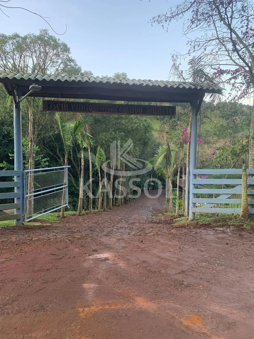 Chácara incrível a 68 km de Cascavel Fácil acesso, casa ampla, açude.