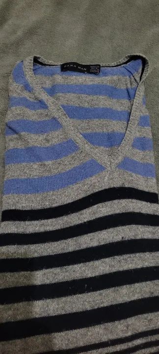 Camiseta Zara Man listrada cinza e azul - Foto 3