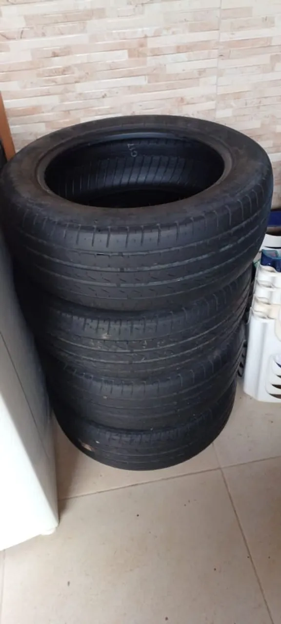Jogo de Pneus para Carro - Pirelli 200/55 r16