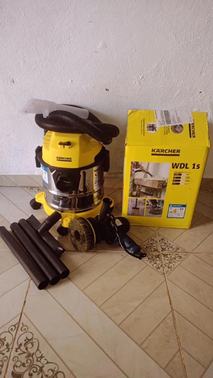 Aspirador Karcher WDL 1s com acessórios