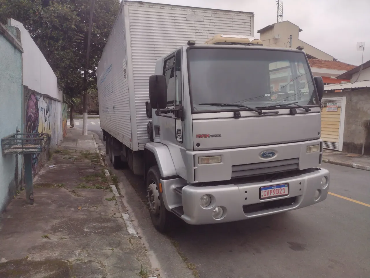 Caminhão Ford maxitruck 2011