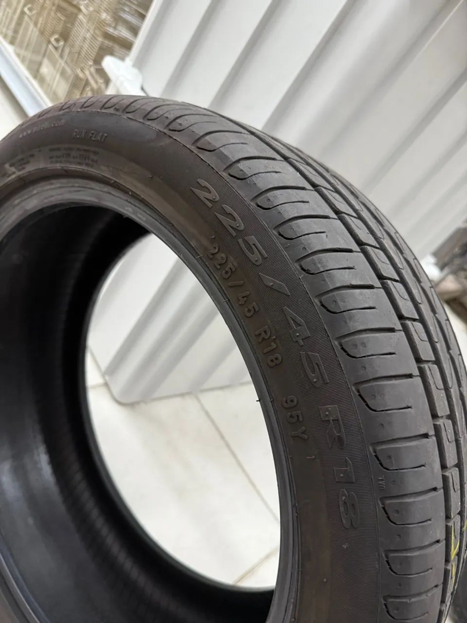 Pneu Pirelli Run Flat 225/45/18 95Y (Usado) - Foto 5