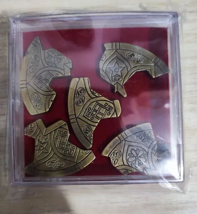 Tinco - Medalhão de Metal