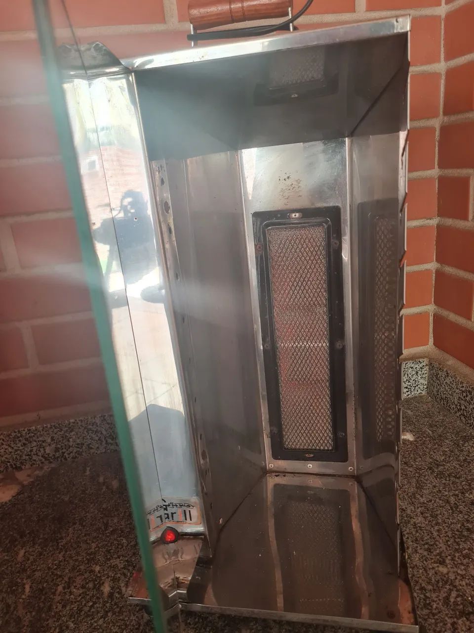 Churrasqueira a gás com rotação automatico dos espetos. - Foto 2