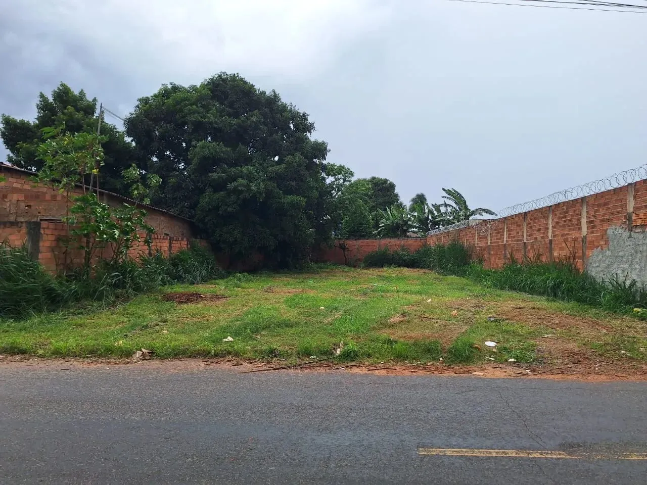 Lote Comercial 450,00m² (Avenida, Asfalto, Agua e Esgoto) Setor Serra Dourada 3