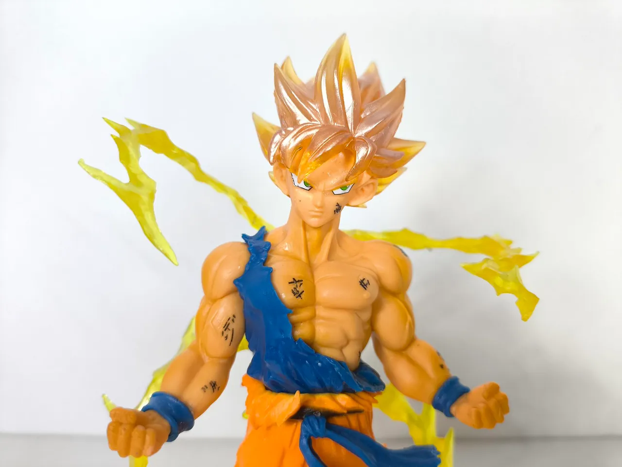 Action Figure Goku Super Saiyajin - Decoração Dragon Ball