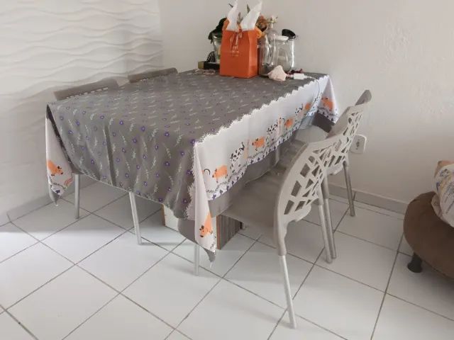 Dining table with 4 chairs64341728579329121