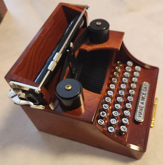 Máquina de escrever "Caixinha de Música". - Foto 2