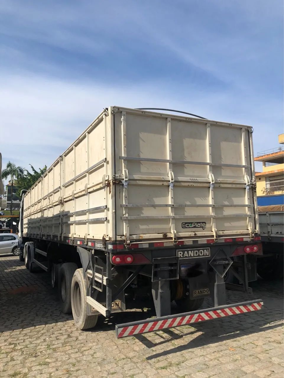 Carreta LS Randon Graneleiro 2019