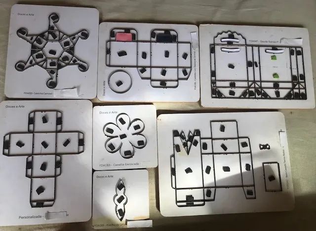 Mesa de corte e vinco, facas de corte e prensa - Foto 6