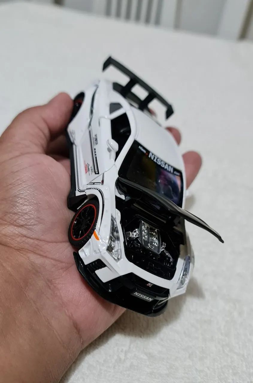 Carrinho miniatura Nissan GTR R35  - Foto 5