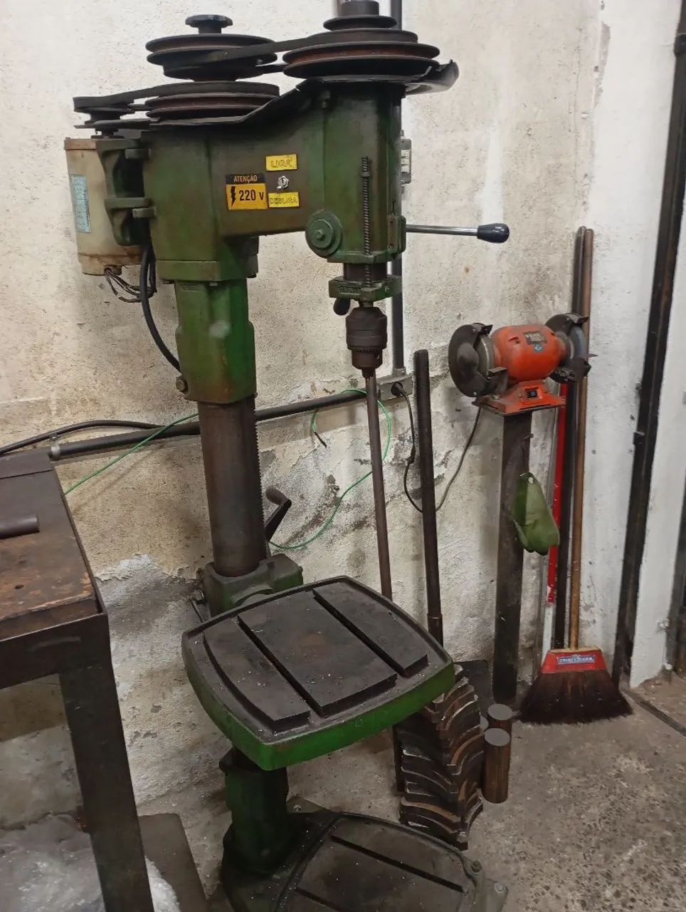 Furadeira Industrial.