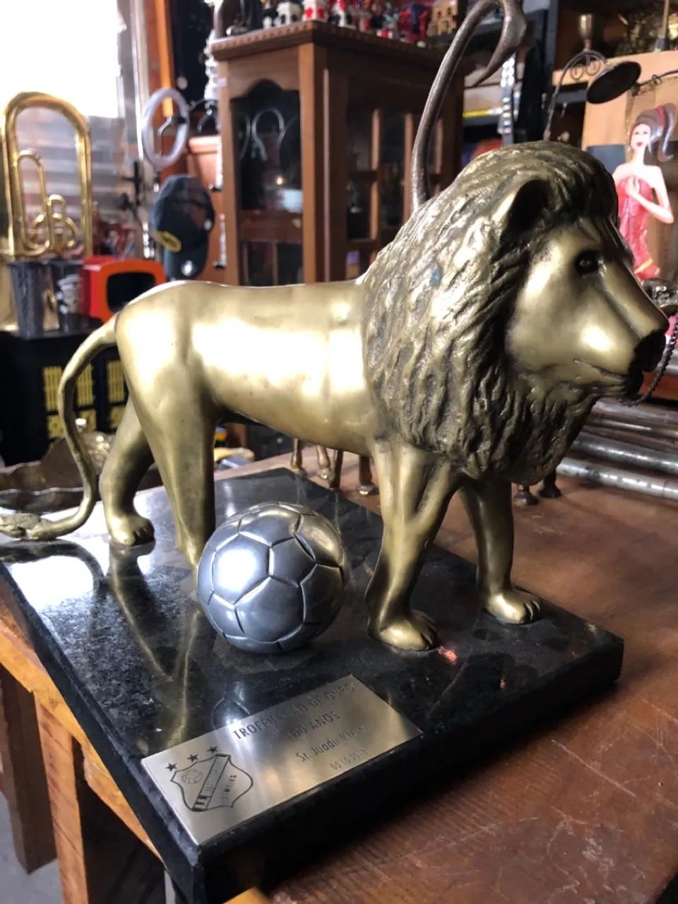 Leão imponente troféu time de Limeira modelo raro bronze