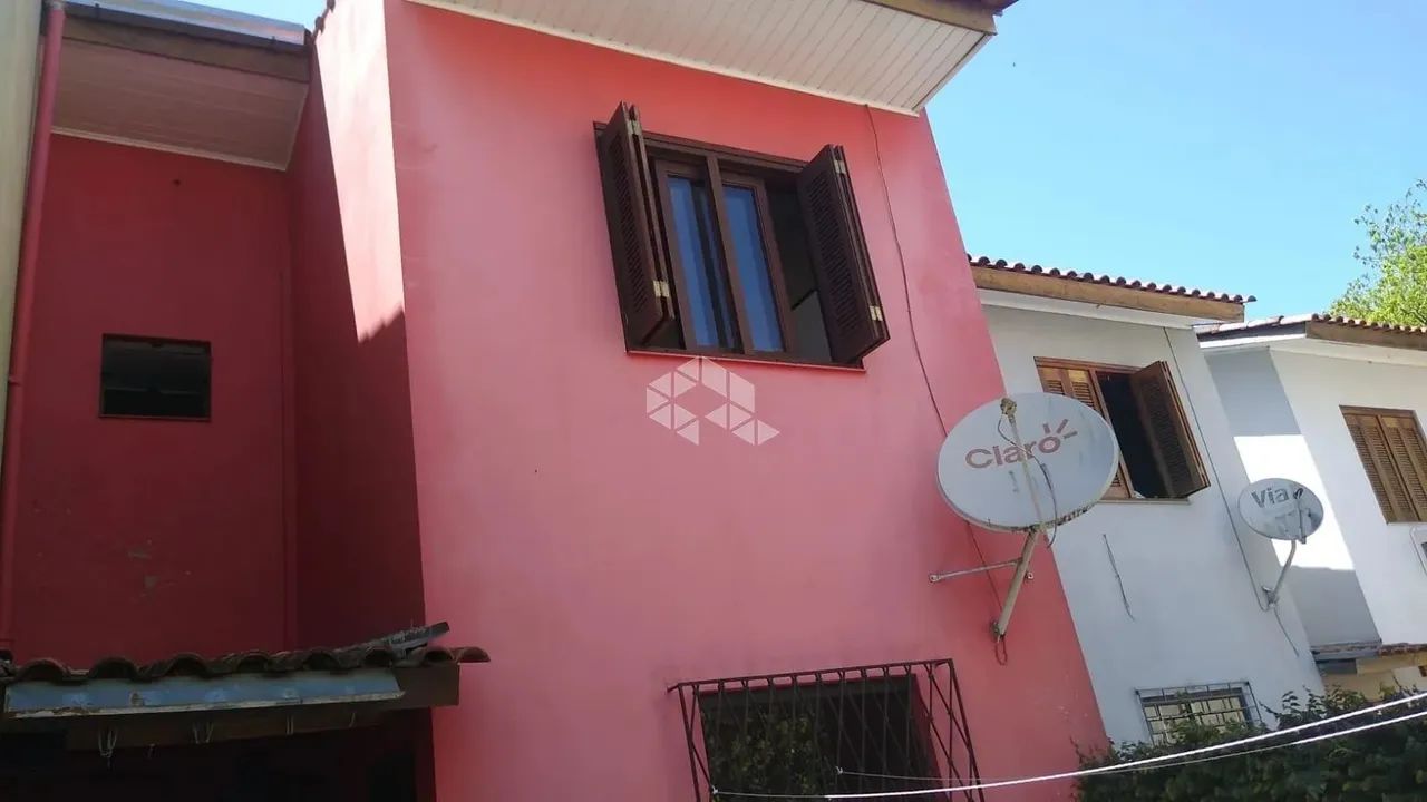 Sobrado à venda, de 2 dormitórios/quartos, 2 vagas de garagem, Bairro Restinga, área priva - Foto 4
