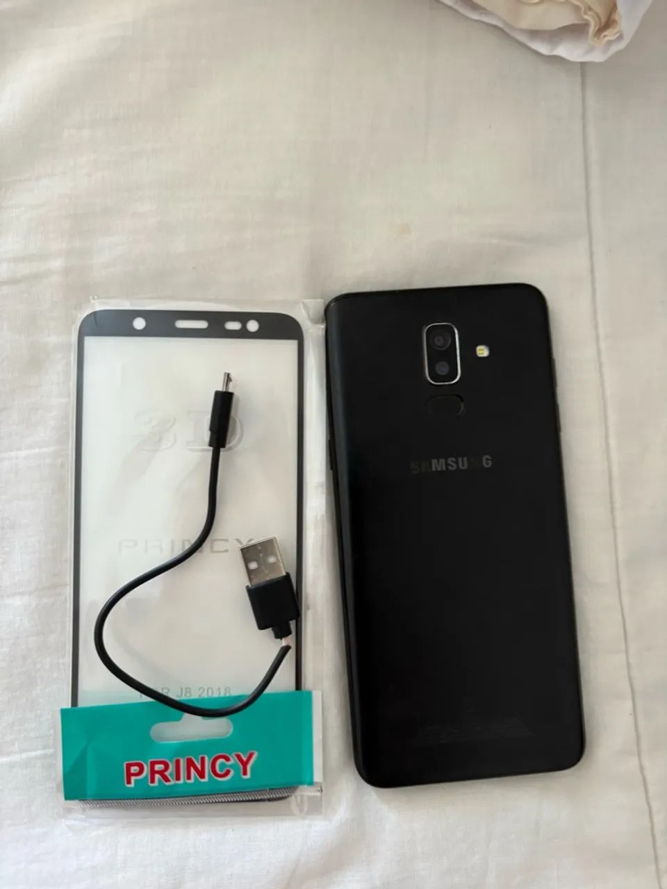 Celular J8