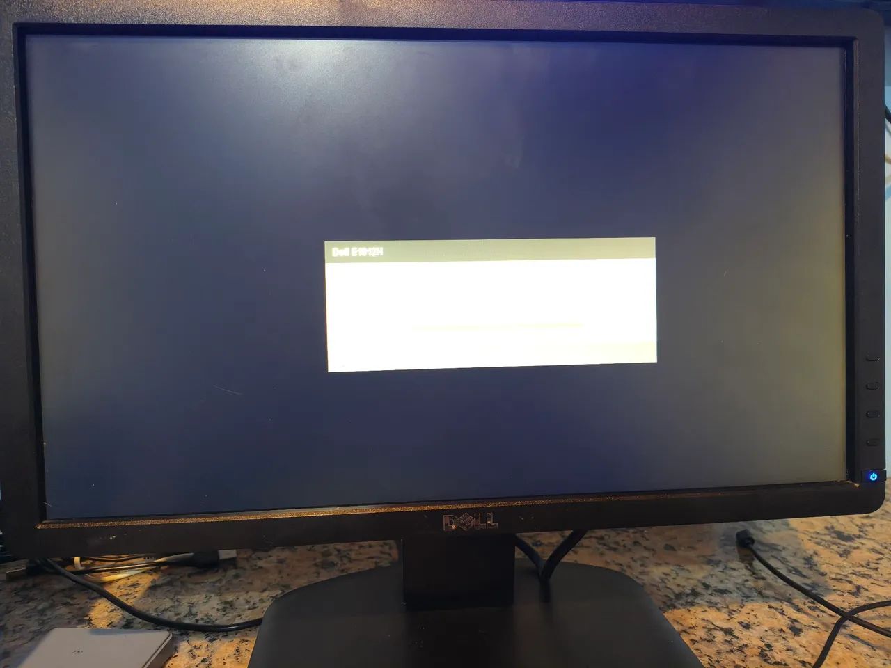Monitor Dell 18 polegadas 