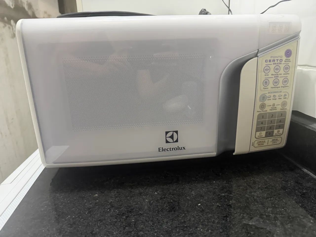Microondas super conservado 