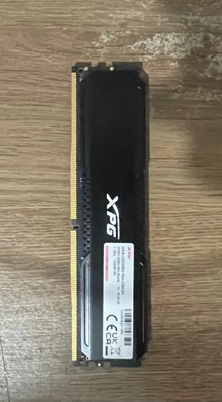 Memória RAM XPG Gammix D20 8GB DDR4 3200MHz CL16 Preta
