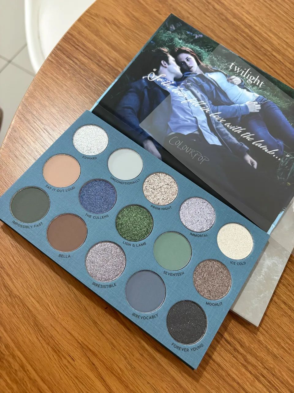 paleta de sombras colourpop crepúsculo nova
