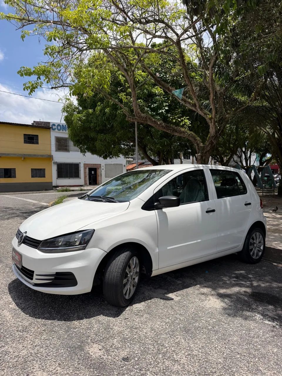 Volkswagen Fox TRENDLINE 1.0 FLEX 8V 5P 2015