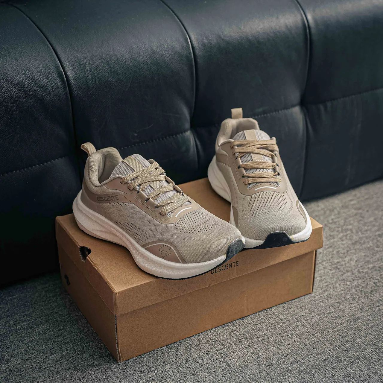 DESCENTE Run Step - Bege/Off-White