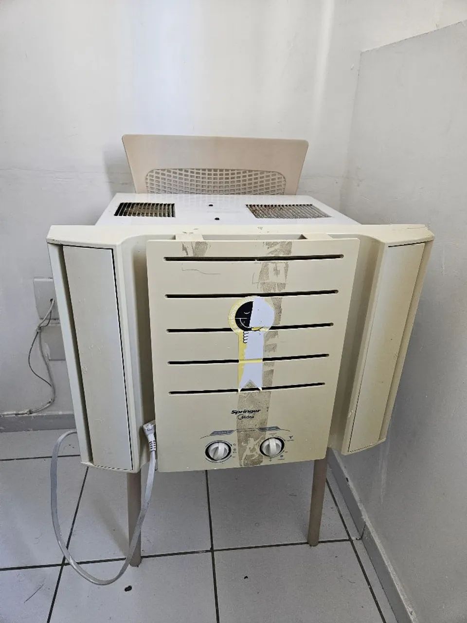 Ar-condicionado de janela (usado)