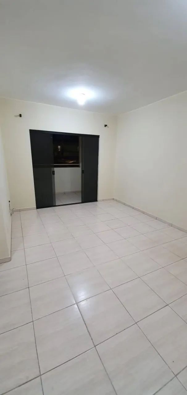 Aluga-se apto de 2 quartos com 2 varandas em Sobradinho/DF.