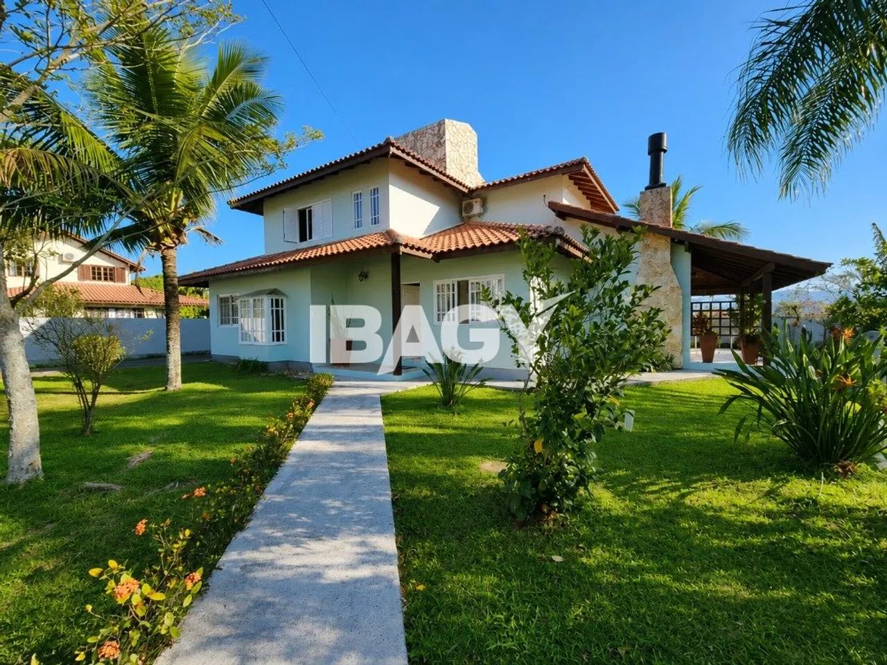 Excelente Casa 5 dormitório(s) em Campeche - Florianópolis