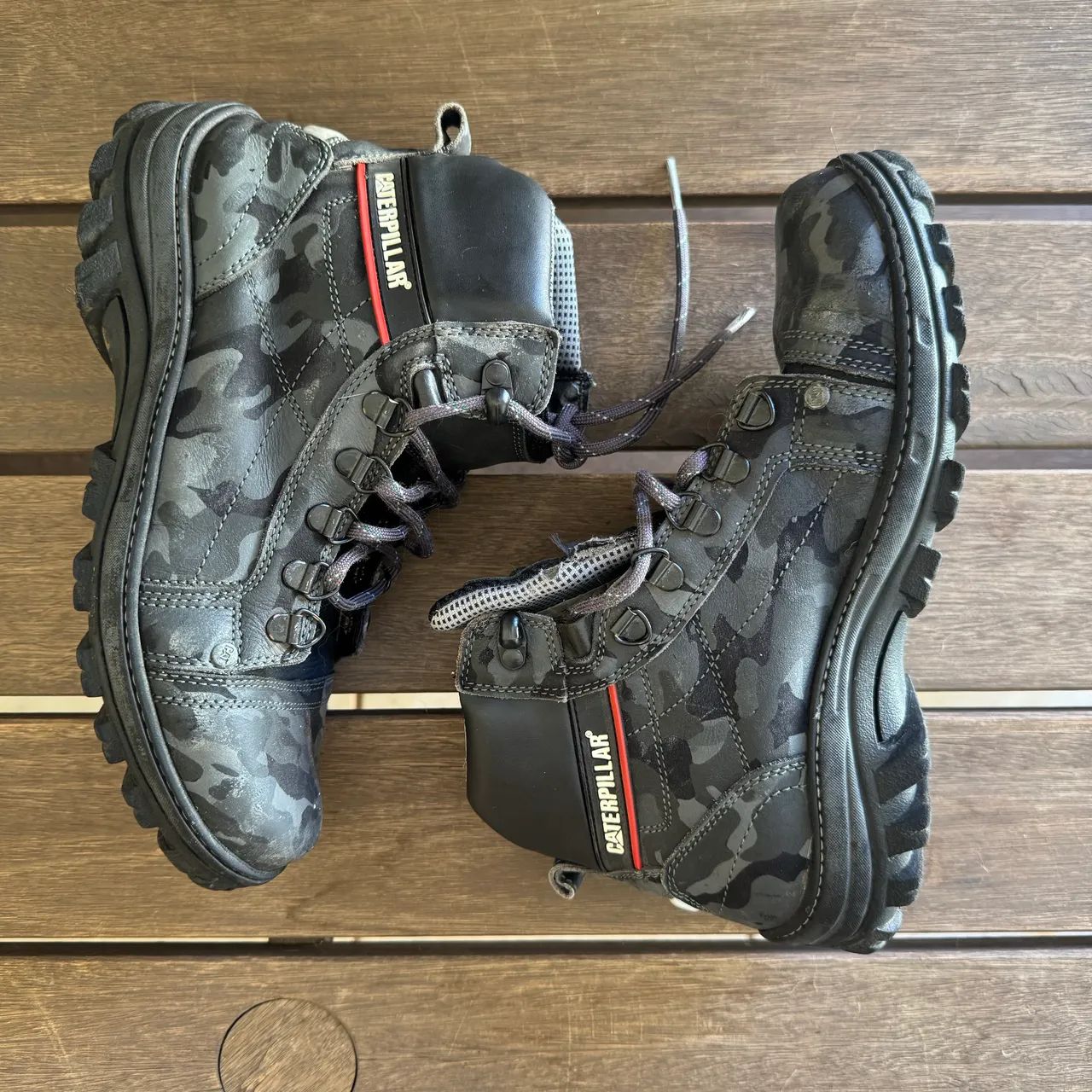 bota caterpillar couro original camuflada
