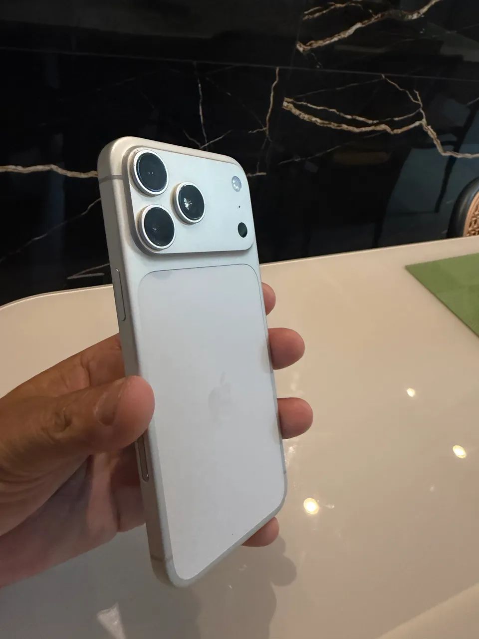 iPhone 17 pro Max 256 silver  - Foto 4
