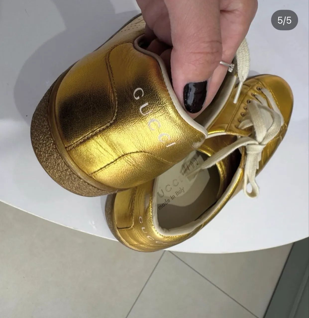 Tênis Gucci dourado em couro- original - Foto 3