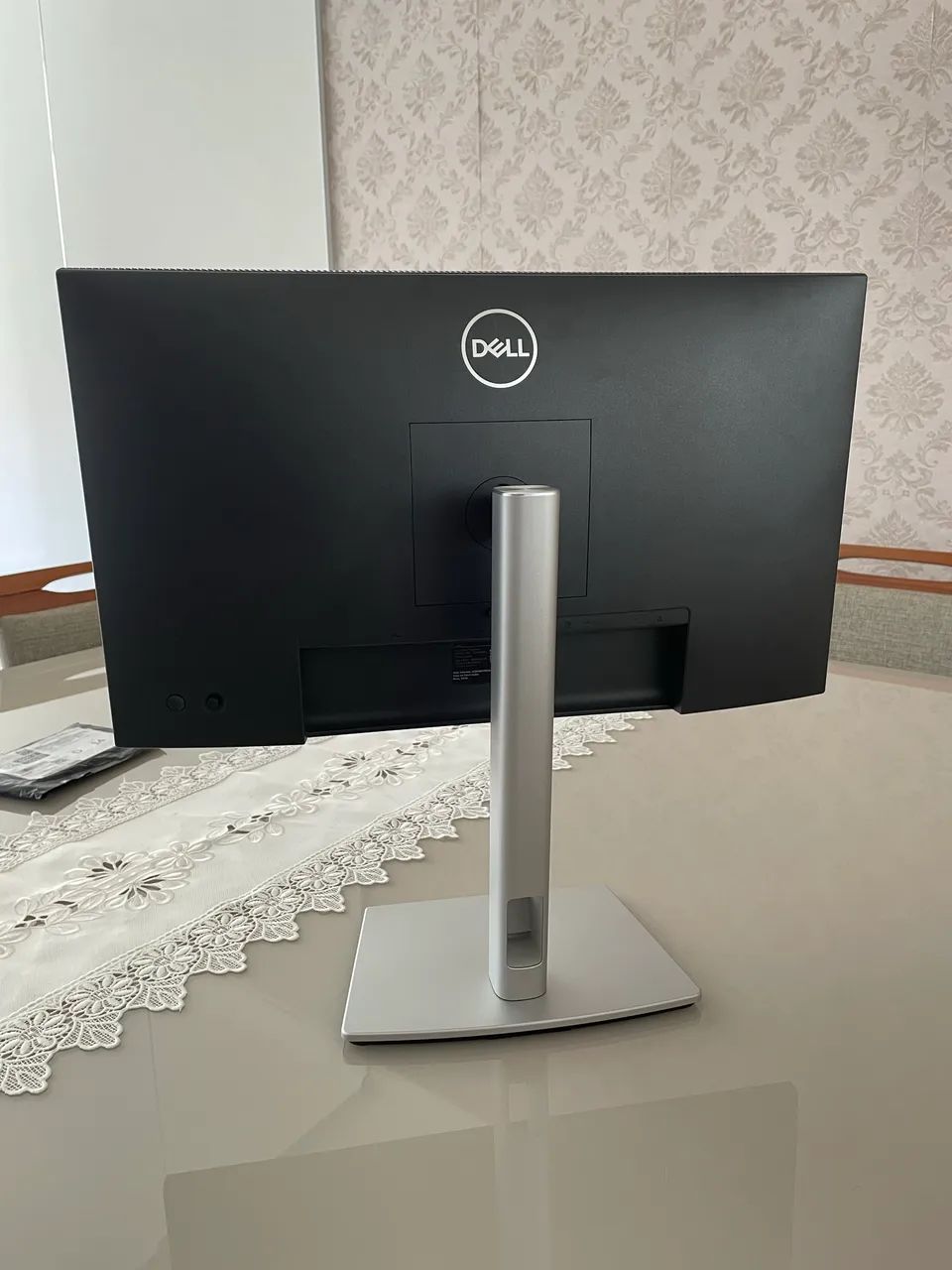 Monitor com hub USB-C Dell Pro 24 Plus P2425HE - Foto 2