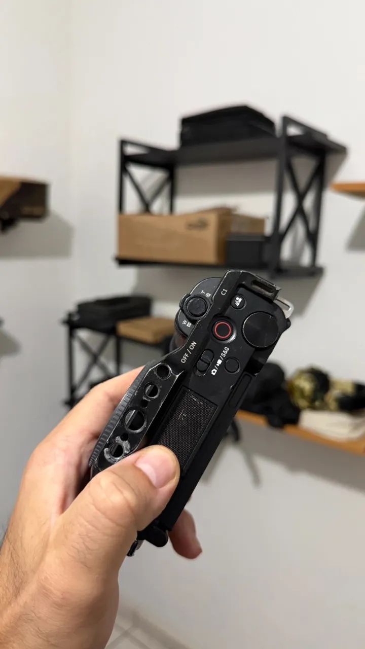 Câmera Sony Zv-e10 Mirrorless Com Cage De Proteção (Usado) - Foto 3