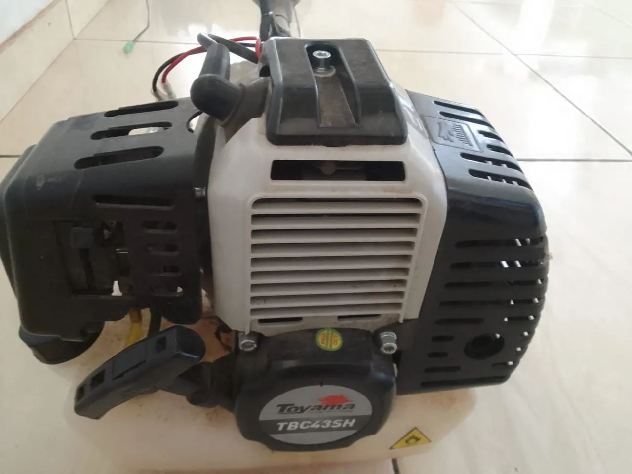 Vende-se Roçadeira Nova