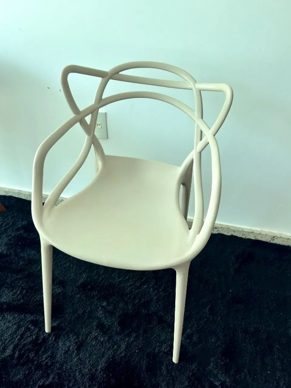 Cadeira Modelo Masters bege claro/off-white  - Design Moderno - Foto 4