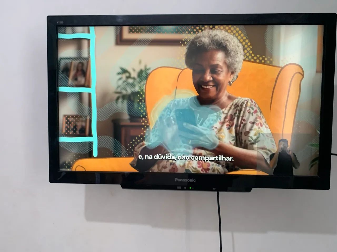 Vendo tv panasonic 32 polegadas