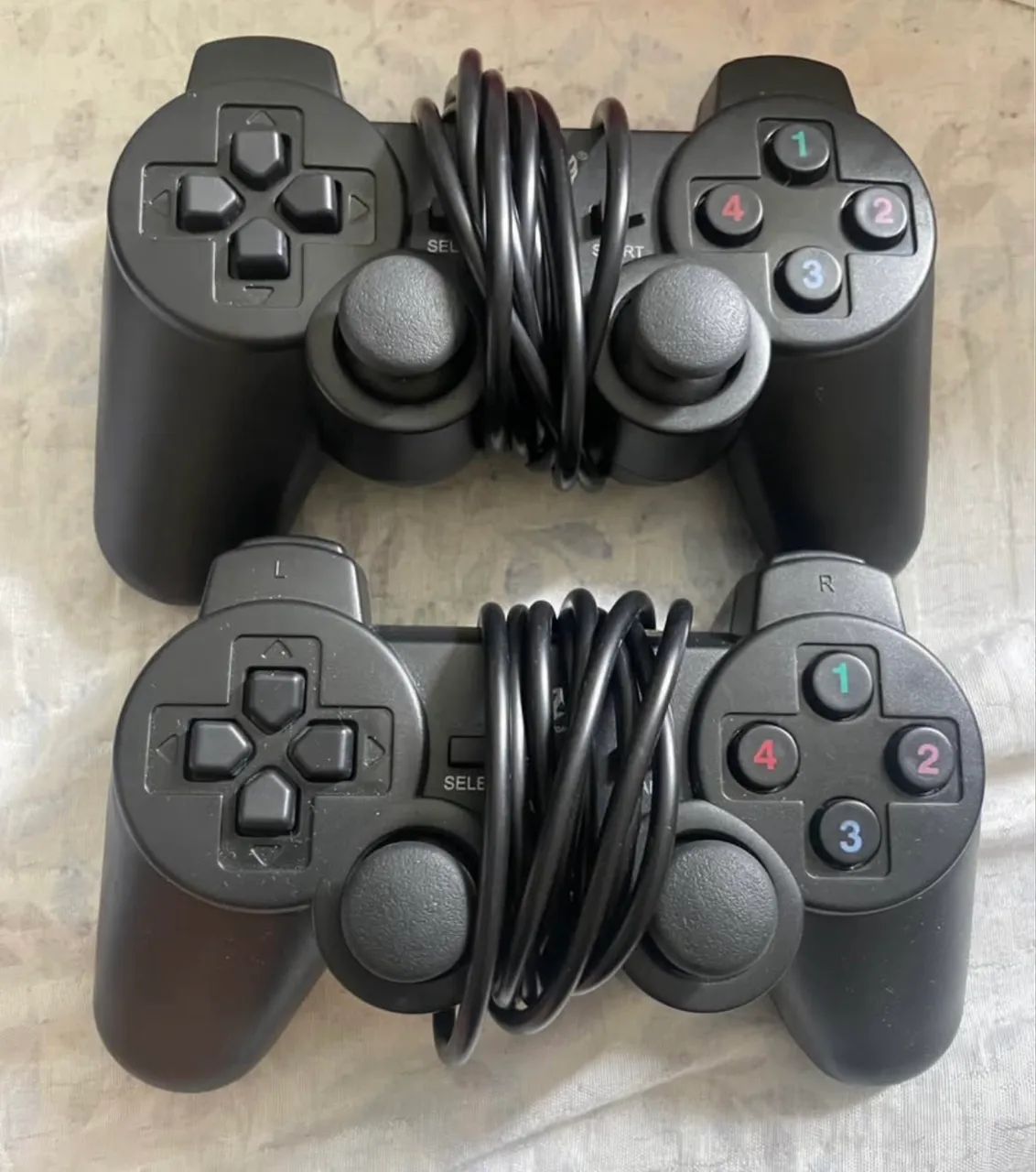 Dois controles 
