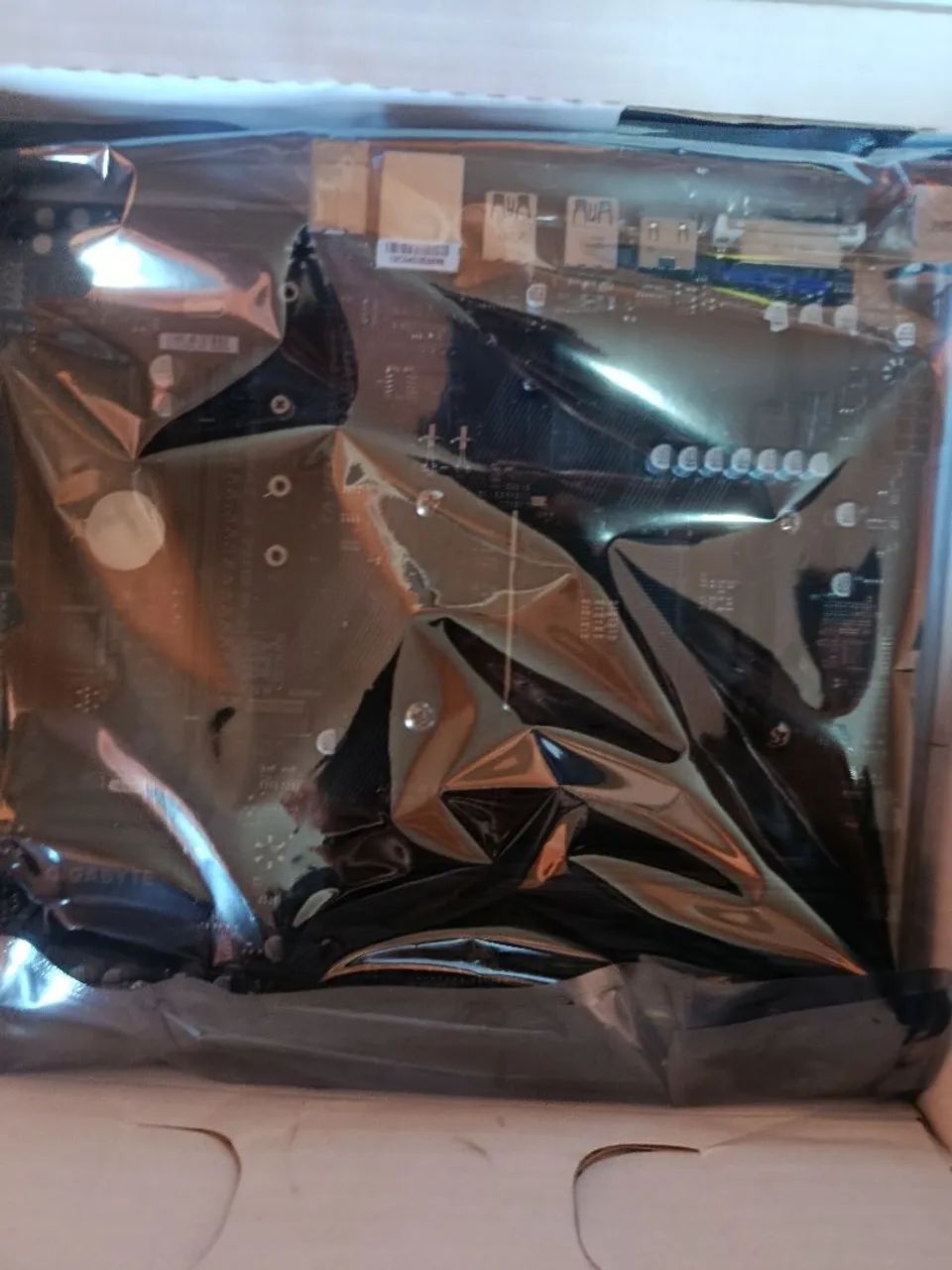 Gigabyte AB350M-DS3H V2 AM4 DDR4 - NOVA, Sem Uso - Foto 2