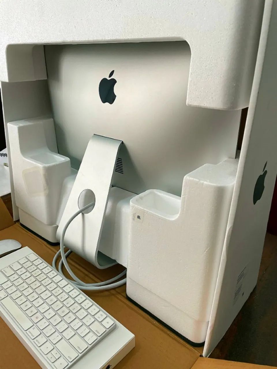 iMac 21.5 - Apple - 2017 - 16GB RAM - 500GB SSD - Impecável - Foto 3