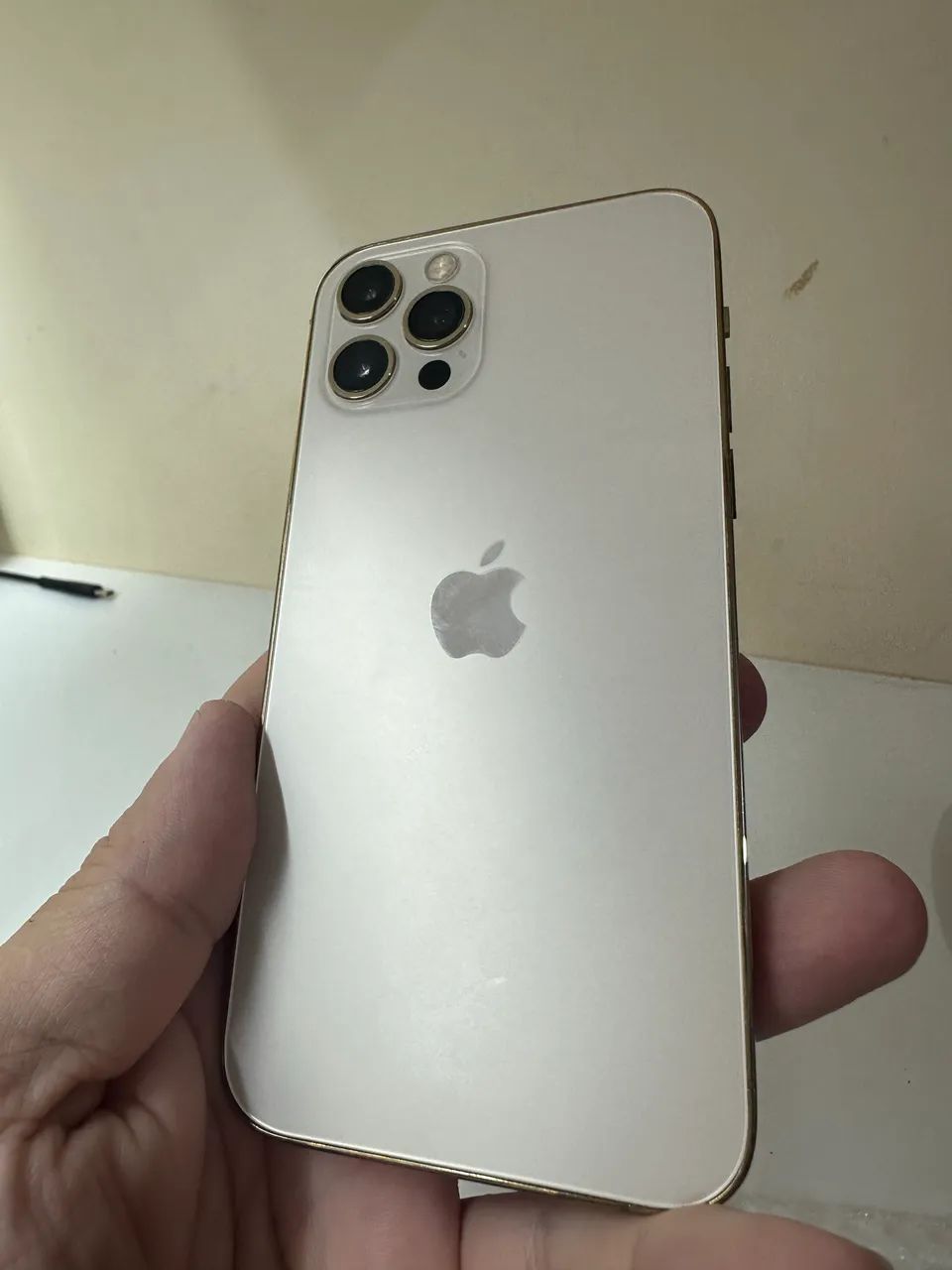 iPhone 12 Pro 256gb Gold dourado  - Foto 4